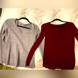 2 v neck sweaters